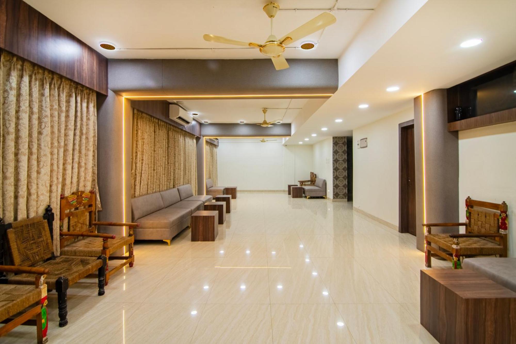 Treebo Petals Banquet & Suites - Kolkata Calcutá Exterior foto